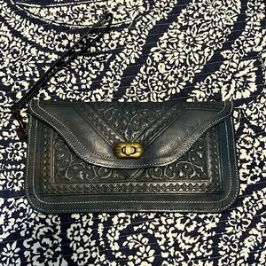 Blue Wristlet Envelope ✉️ Style GUC Brand unknown.